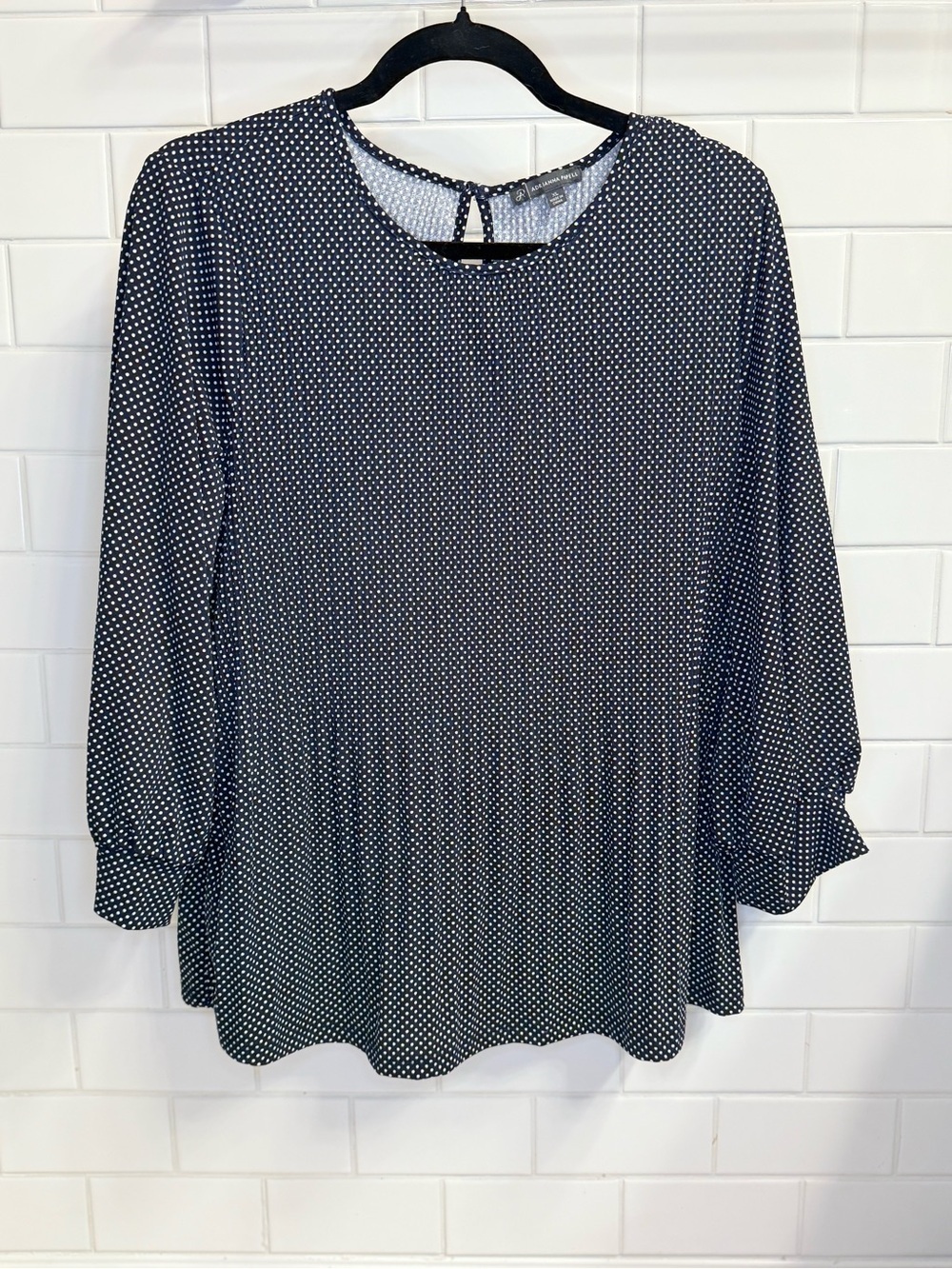 Adrianna Papell Navy White Polka Dot Swing Top XL Flowy Stretch EUC